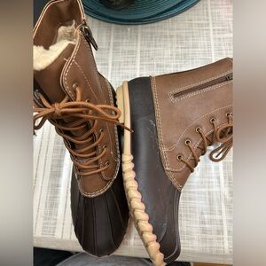 Duck  style rain boots